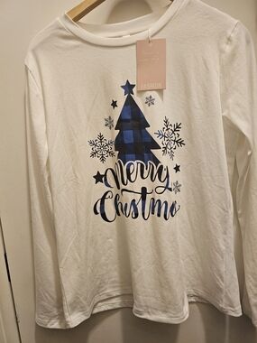 Nwt Women's Merry Christmas Graphic T-shirt SZ Sm